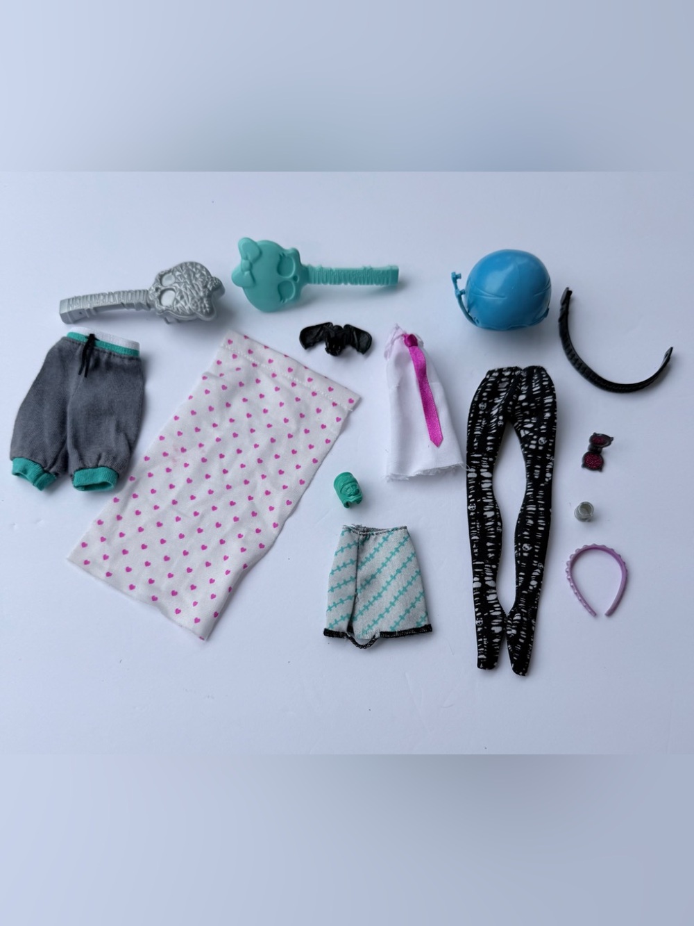 Monster high mixed accessories /clothing pieces